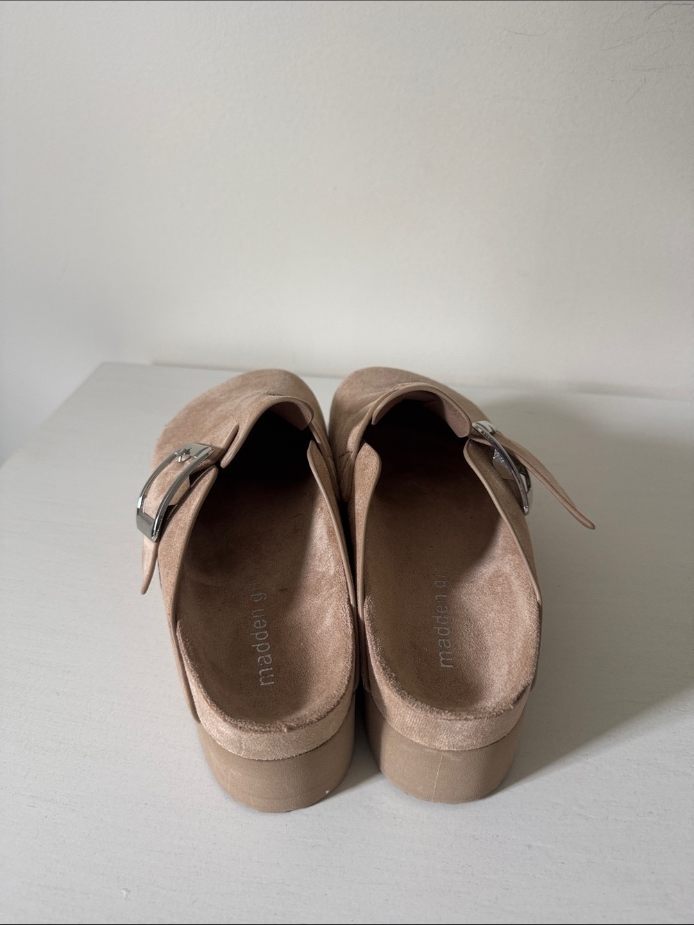 Madden Girl Women's Taupe Suede Platform Mule with Buckle size 7 new never worn - Picture 2 of 4